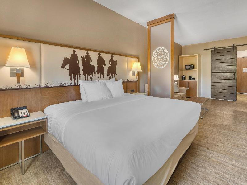 Best Western Bandera Suites & Saloon image