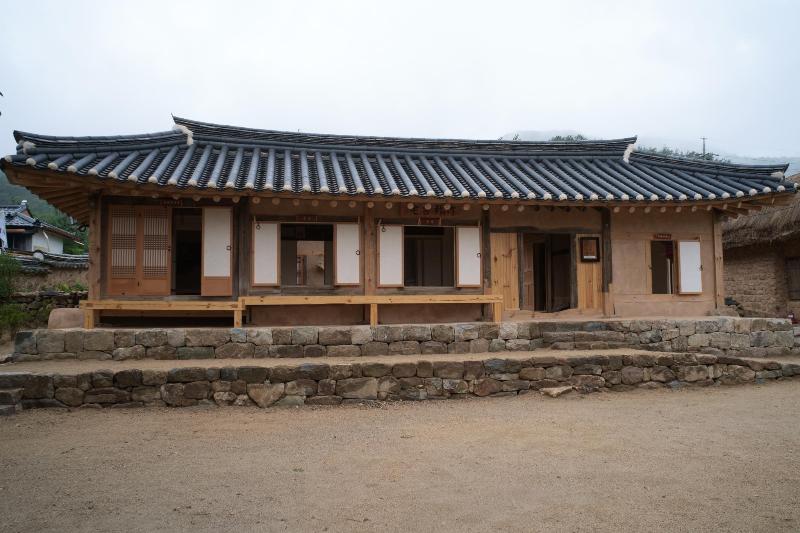 Jukheon Traditional House image