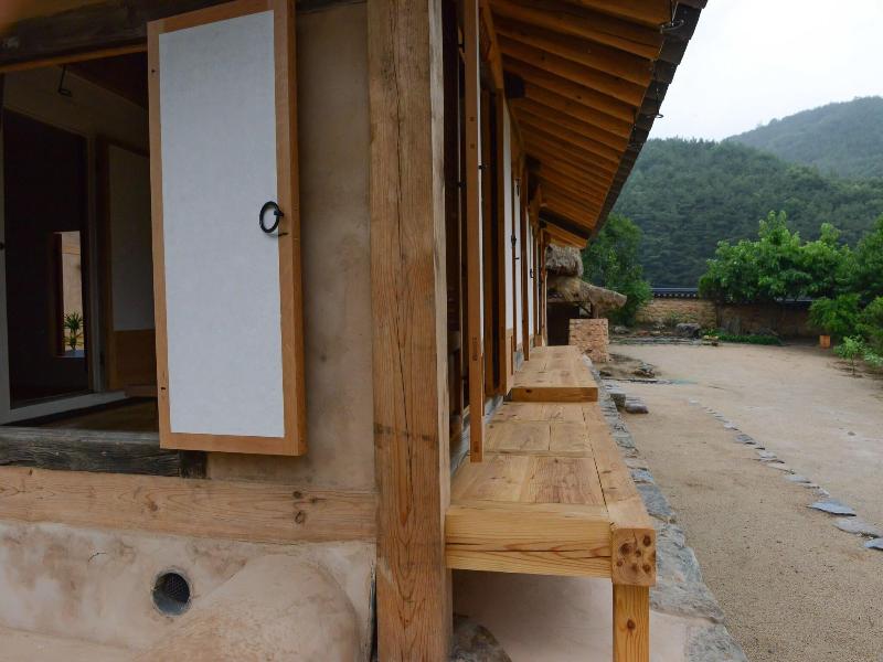 Jukheon Traditional House