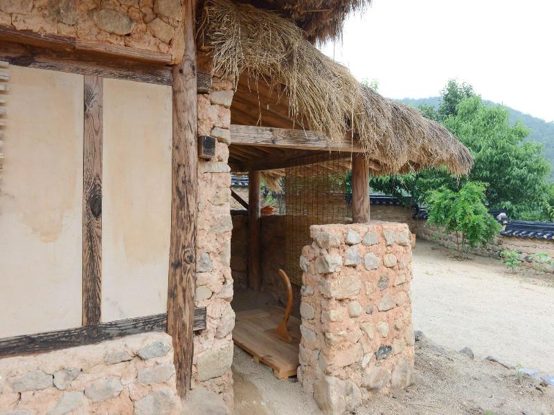 Jukheon Traditional House