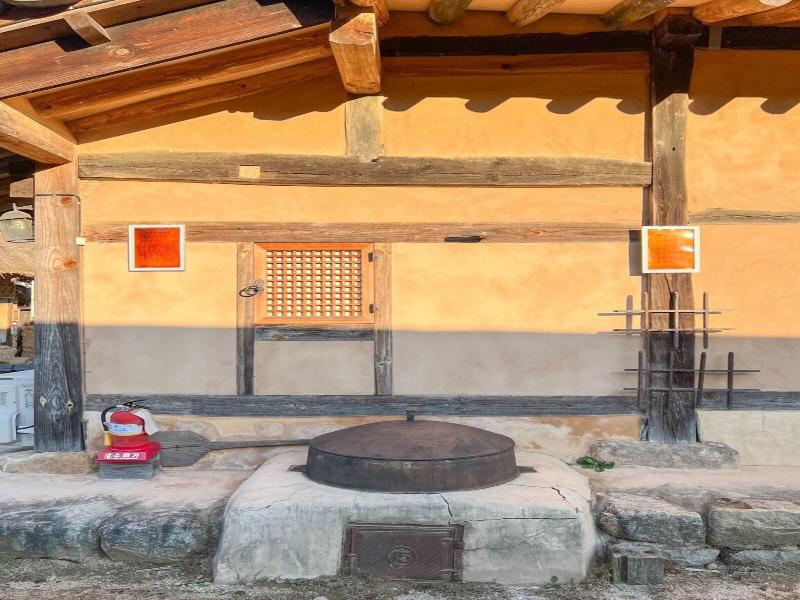 Jukheon Traditional House