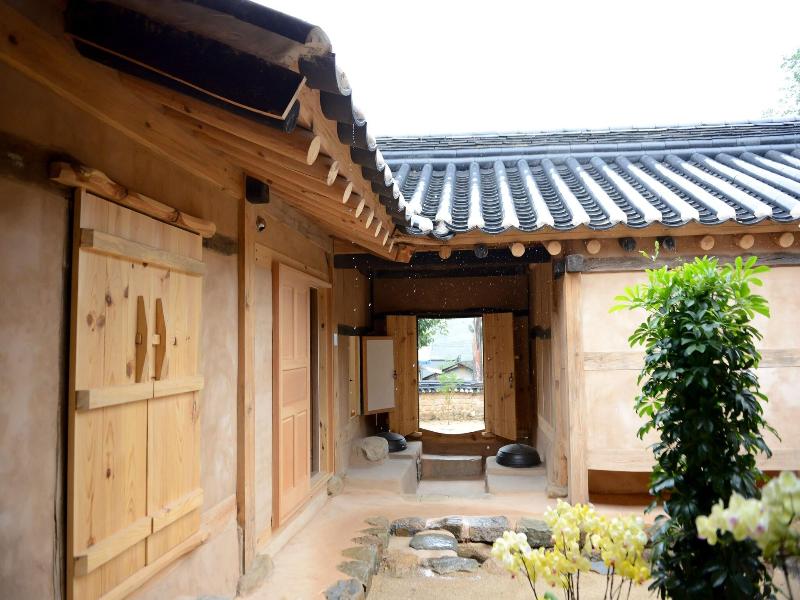 Jukheon Traditional House image