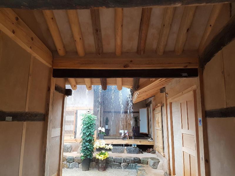 Jukheon Traditional House image