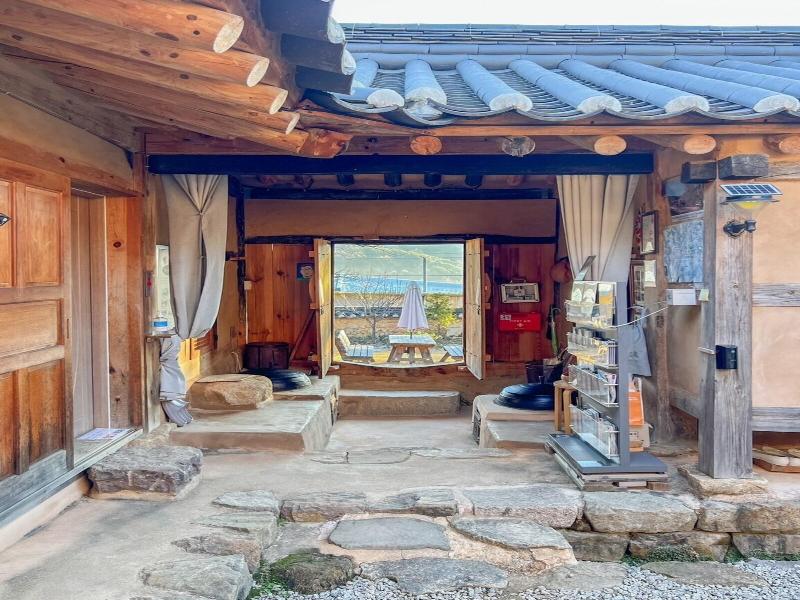 Jukheon Traditional House image