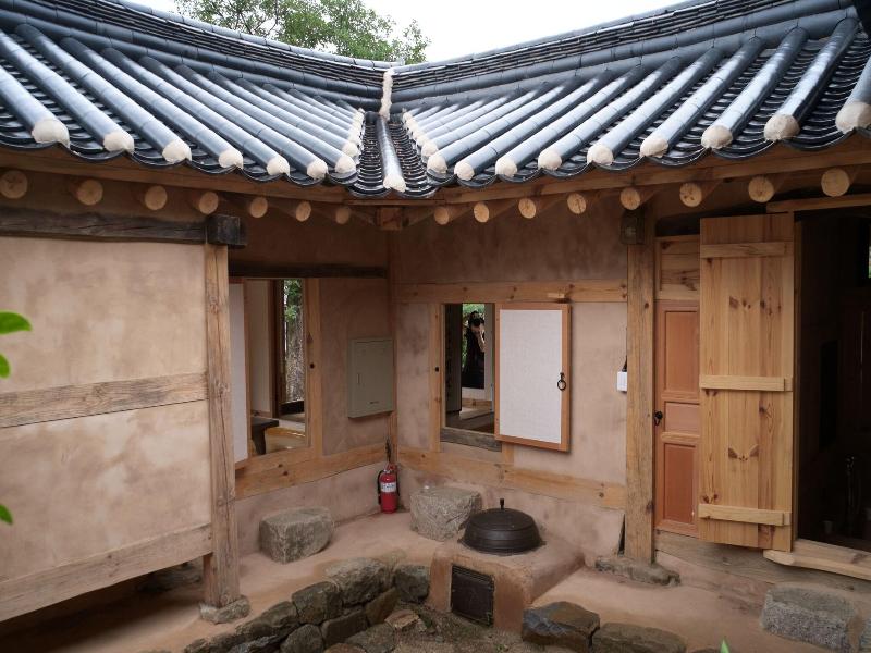 Jukheon Traditional House image