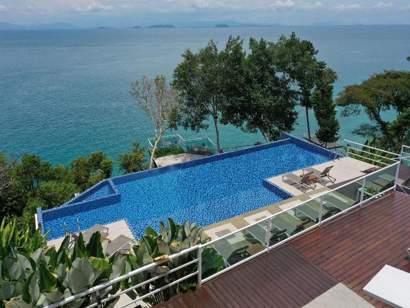 Alunan Resort