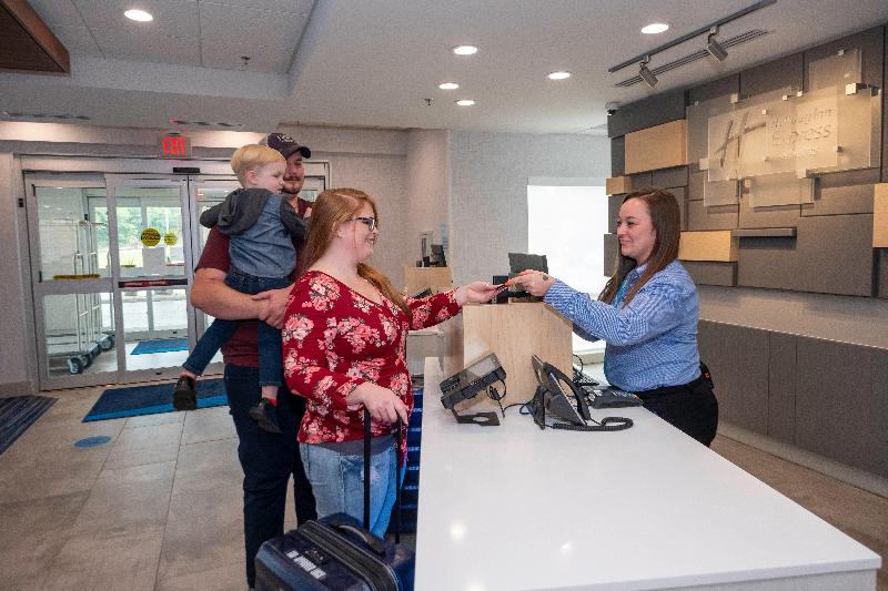 Holiday Inn Express & Suites Staunton By IHG image