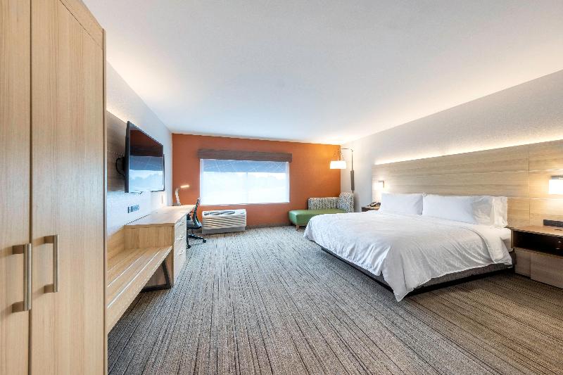 Holiday Inn Express & Suites Staunton By IHG image