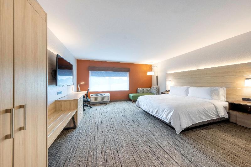 Holiday Inn Express & Suites Staunton By IHG image