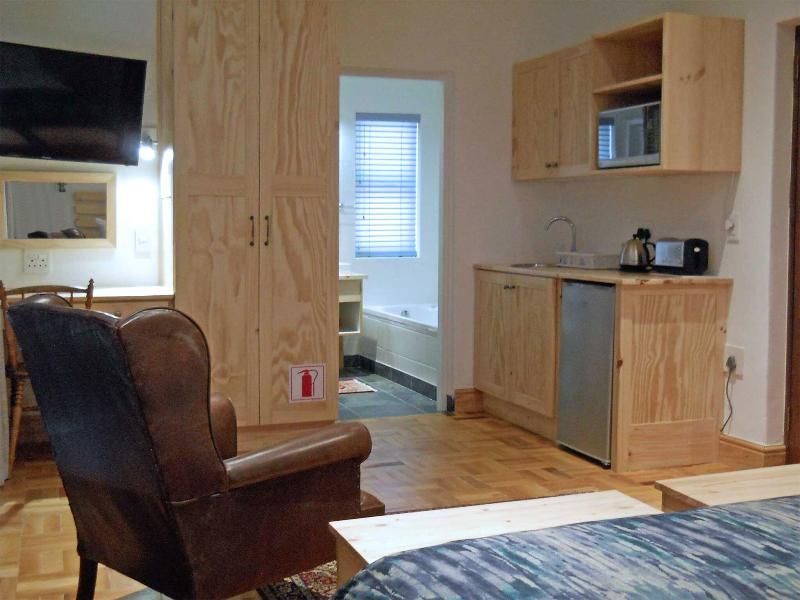 7 Ackermann Place Guest House image