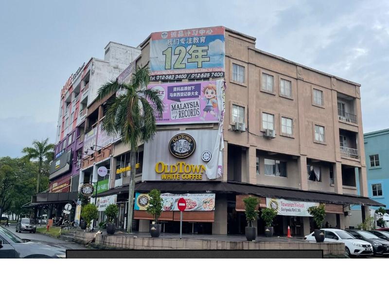 Hotel 99 KOTA KEMUNING image