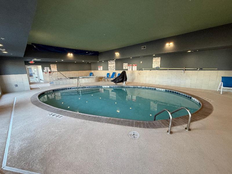 Holiday Inn Express & Suites Yorkville image