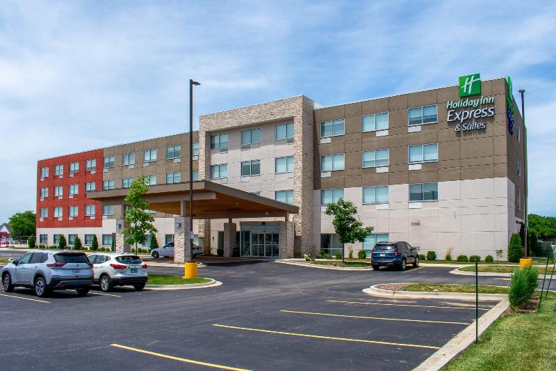 Holiday Inn Express & Suites Yorkville image