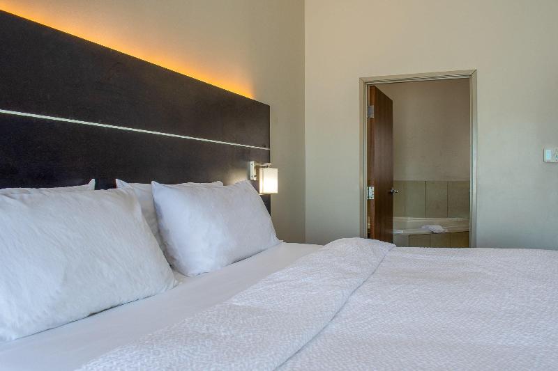 Holiday Inn Express & Suites Yorkville image