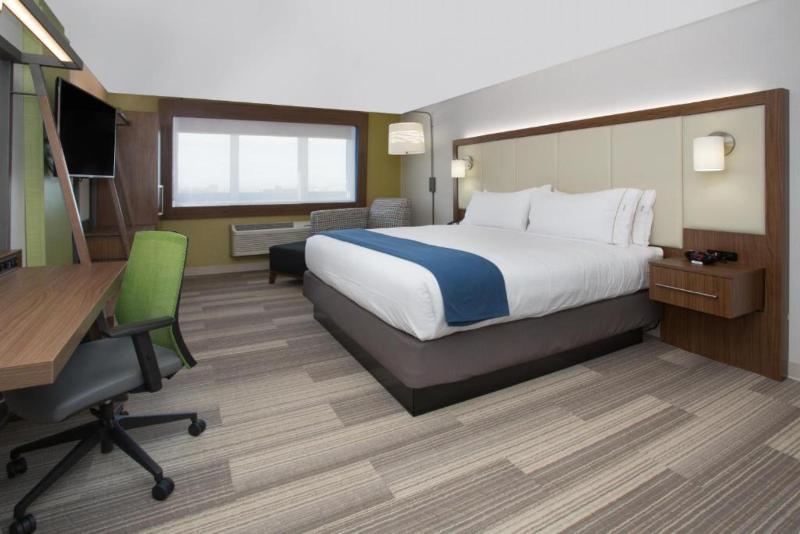 Holiday Inn Express & Suites Yorkville image