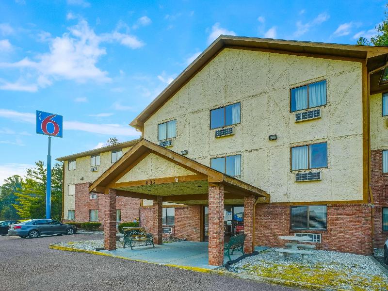 Motel 6 Morehead image