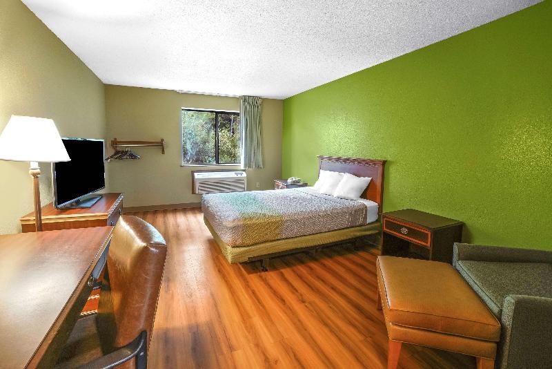 Motel 6 Morehead image