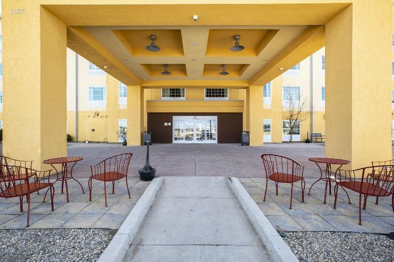 Highland Suites — general view