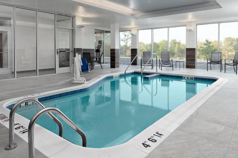 Fairfield Inn Suites By Marriott Lake Geneva image