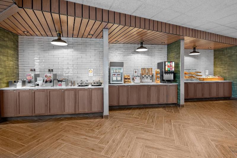 Fairfield Inn Suites By Marriott Lake Geneva image