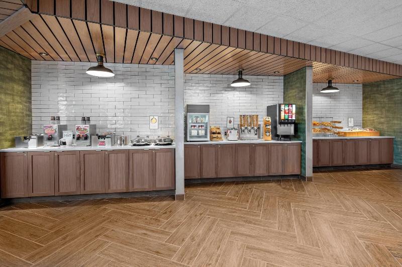 Fairfield Inn Suites By Marriott Lake Geneva image
