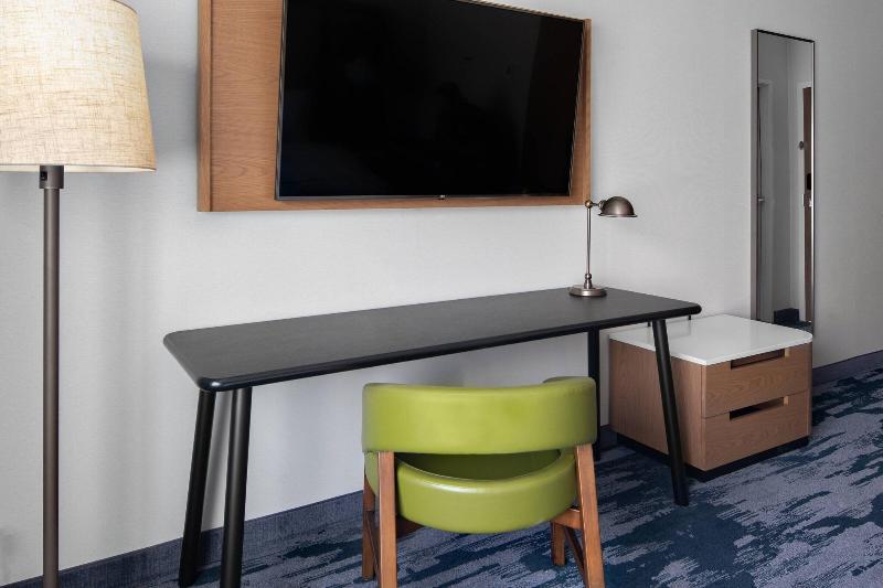 Fairfield Inn Suites By Marriott Lake Geneva image