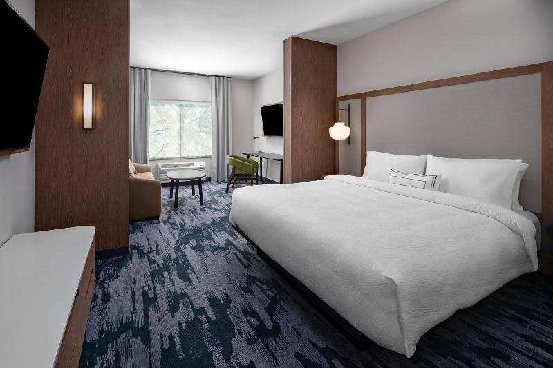 Fairfield Inn Suites By Marriott Lake Geneva image