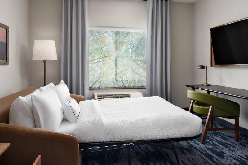 Fairfield Inn Suites By Marriott Lake Geneva image
