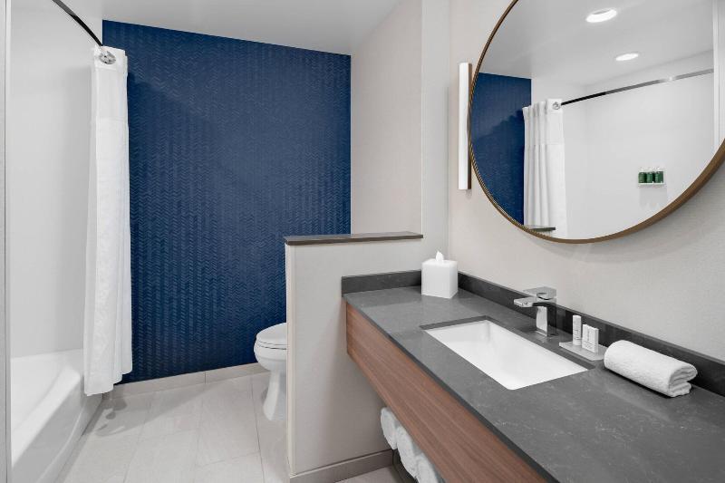 Fairfield Inn Suites By Marriott Lake Geneva image