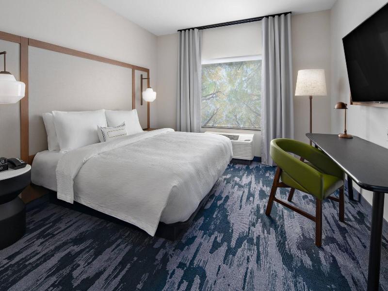 Fairfield Inn Suites By Marriott Lake Geneva image