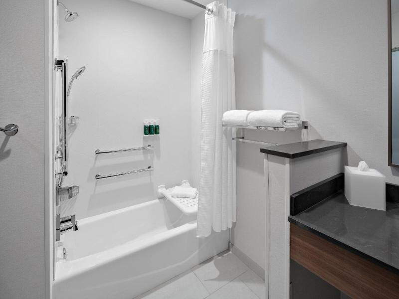 Fairfield Inn Suites By Marriott Lake Geneva image
