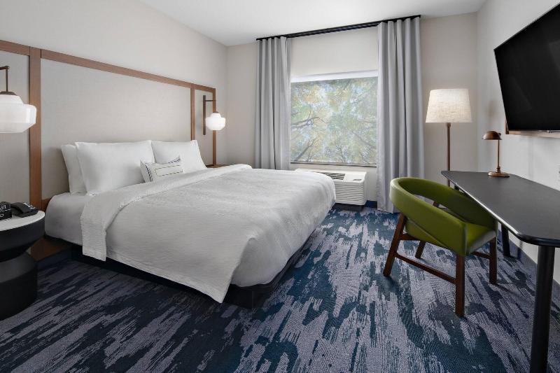 Fairfield Inn Suites By Marriott Lake Geneva image