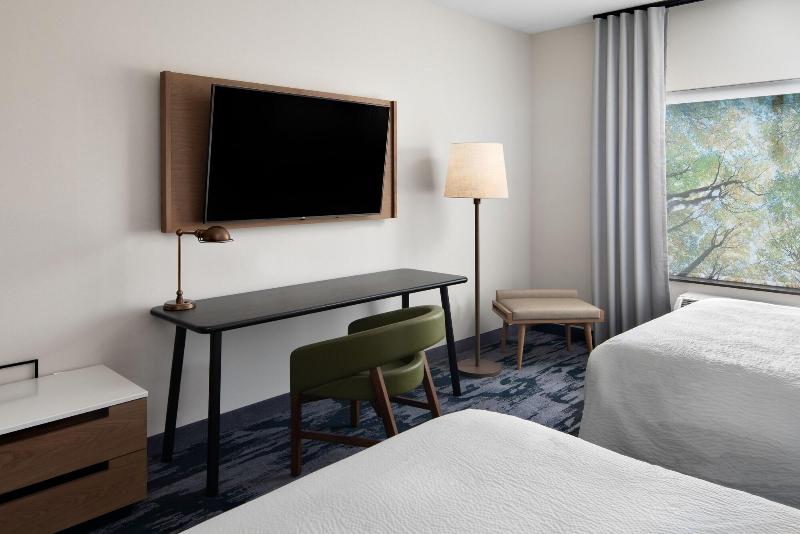 Fairfield Inn Suites By Marriott Lake Geneva image