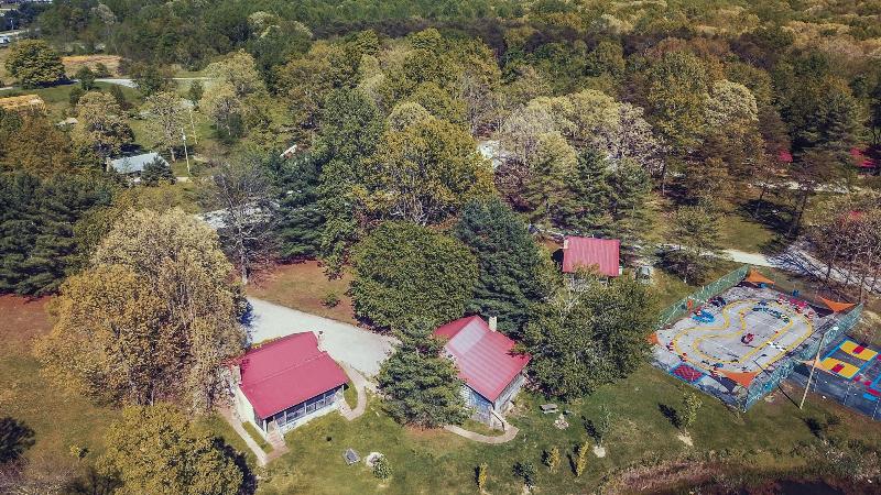 The Smokehouse Lodge And Cabins image