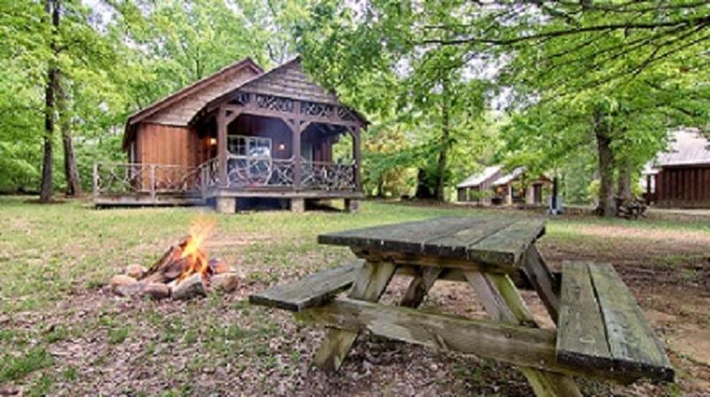 The Smokehouse Lodge And Cabins image