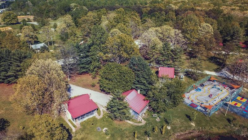 The Smokehouse Lodge And Cabins image