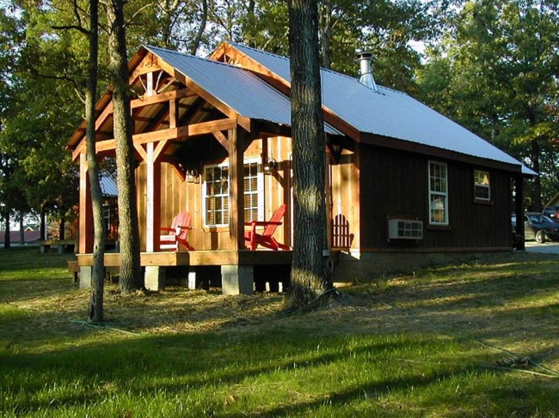The Smokehouse Lodge And Cabins image