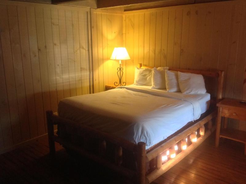 The Smokehouse Lodge And Cabins image