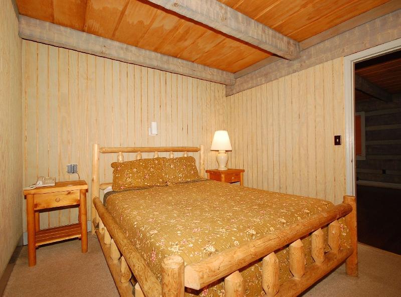 The Smokehouse Lodge And Cabins image