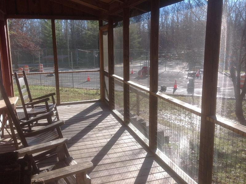 The Smokehouse Lodge And Cabins image