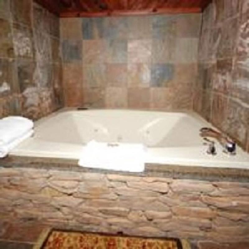 The Smokehouse Lodge And Cabins image