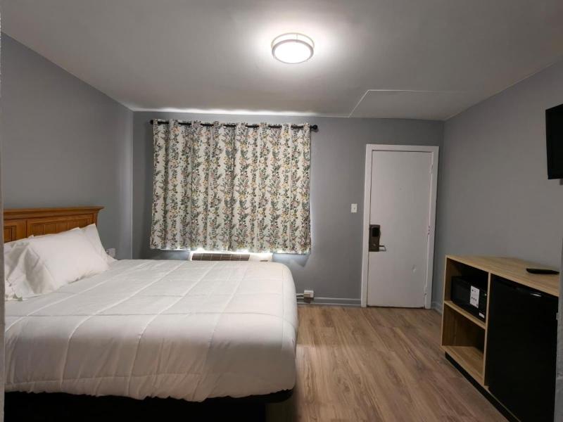 Mark Twain Motor Inn image