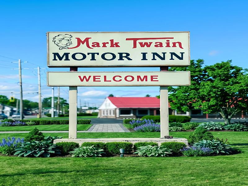 Mark Twain Motor Inn image