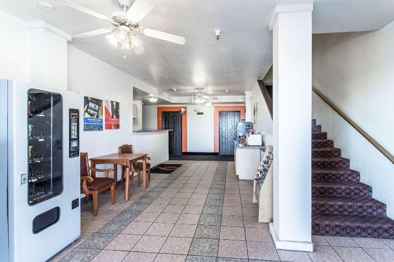 Motel 6 Moriarity image