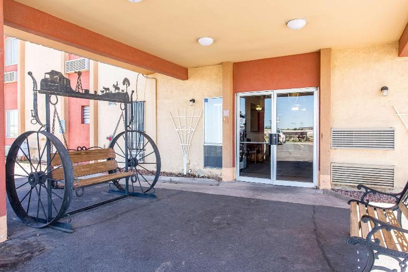 Motel 6 Moriarity image