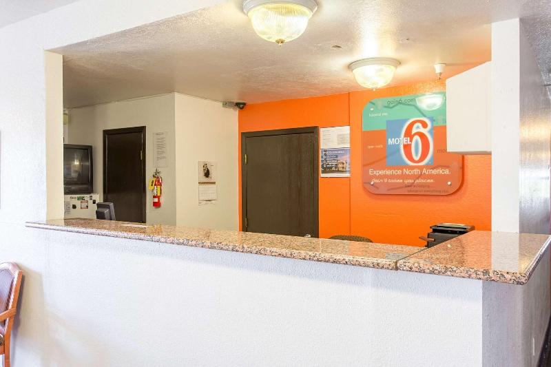 Motel 6 Moriarity image