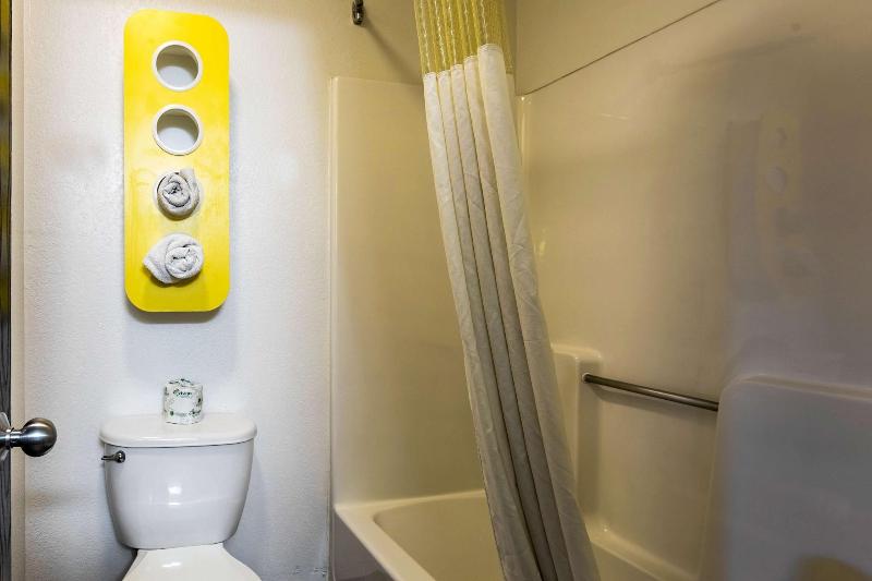 Motel 6 Moriarity image