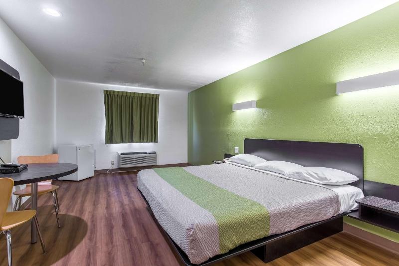 Motel 6 Moriarity image