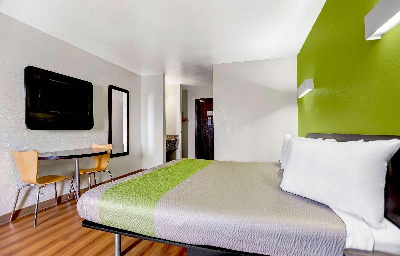 Motel 6 Moriarity image