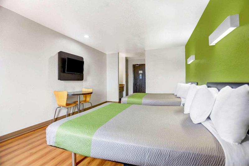Motel 6 Moriarity image